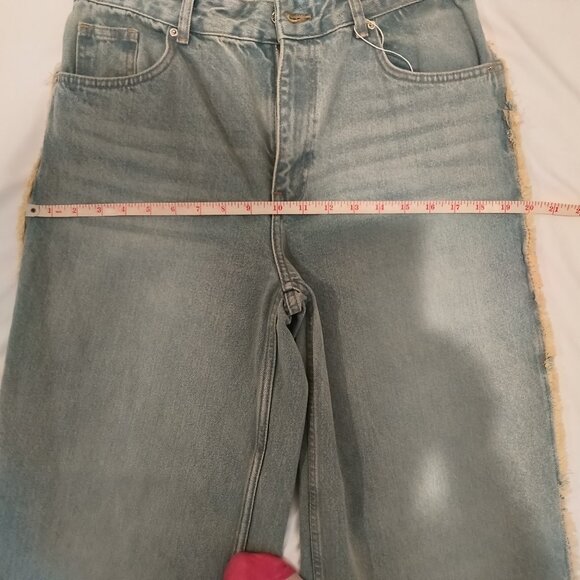 Bershka NWT Frayed Hem Light Blue Jeans 100% Cotton Size 4 - Picture 7 of 8